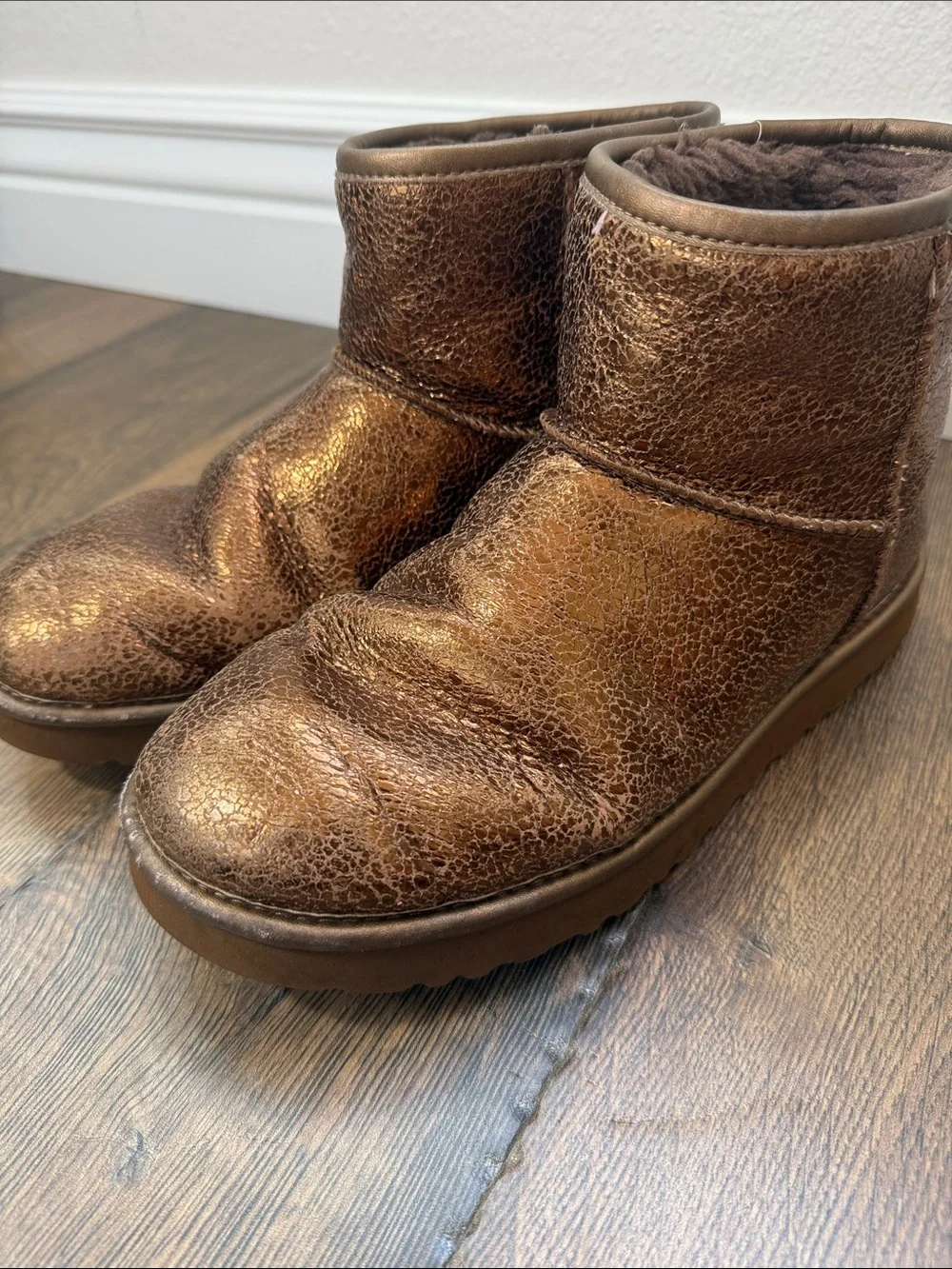 UGG shiny metallic
